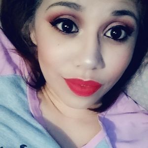 Meet your Posher, Lorie